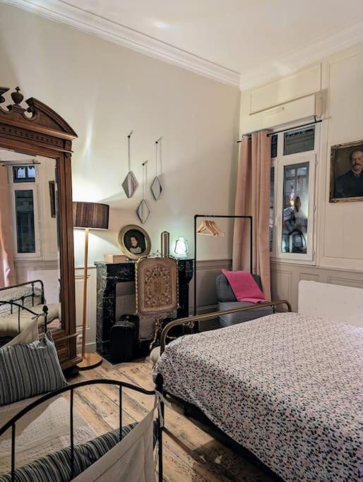 L'Appartement Du Voisin D'Hugo Besançon Esterno foto